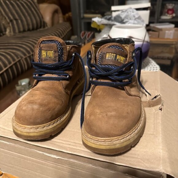 hiking boots - Picture 1 of 4